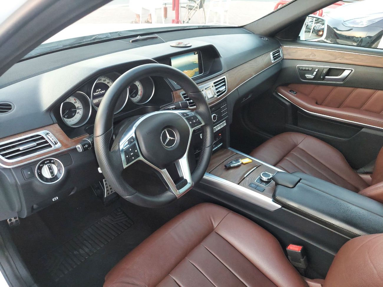 Mercedes-Benz E300 Premium + 2.0L