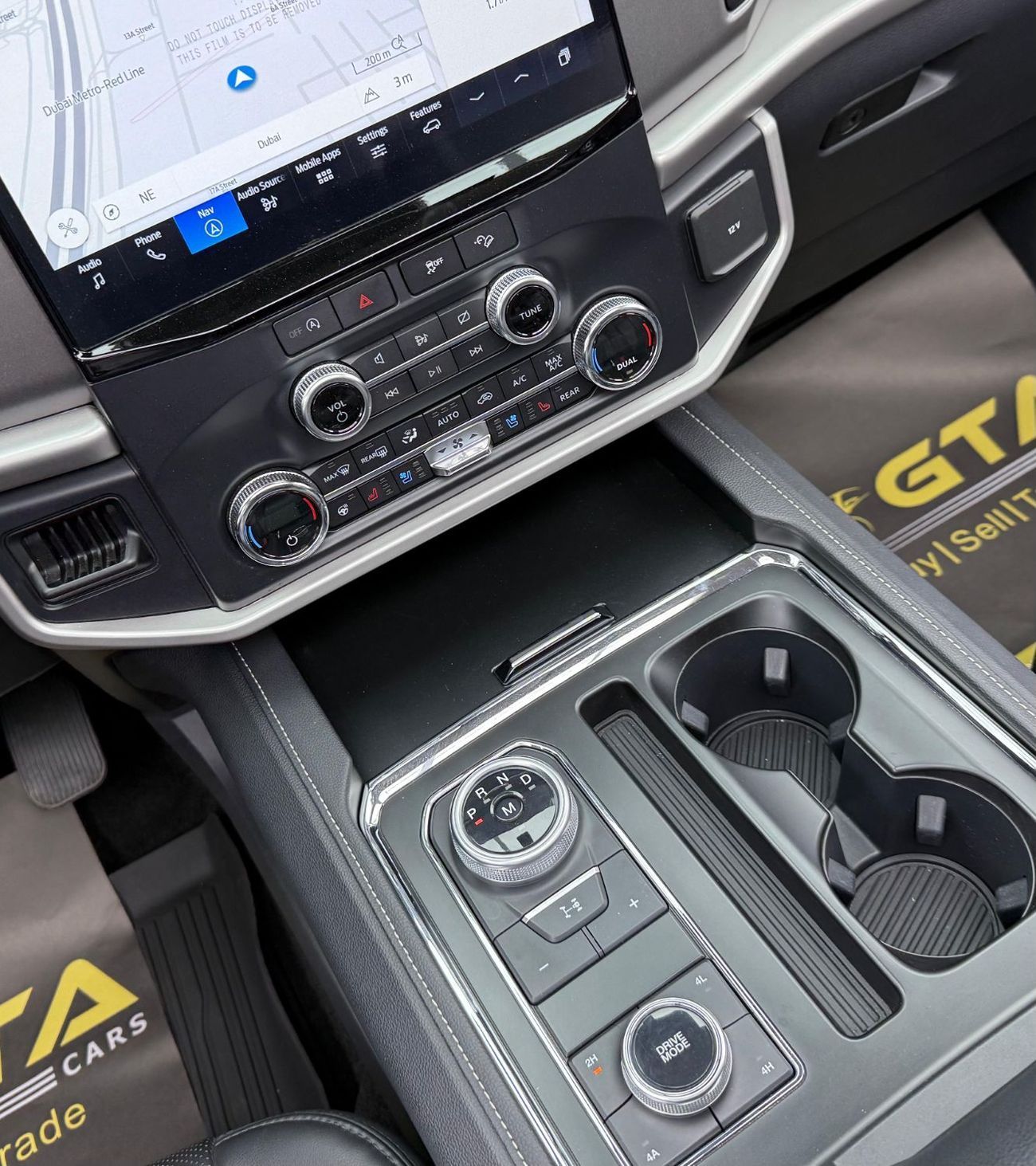 Ford Expedition XLT 2022 Ford Expedition XLT, 2028 Ford Warranty + Service Pack, Very Low Km, 8 Seater, GCC