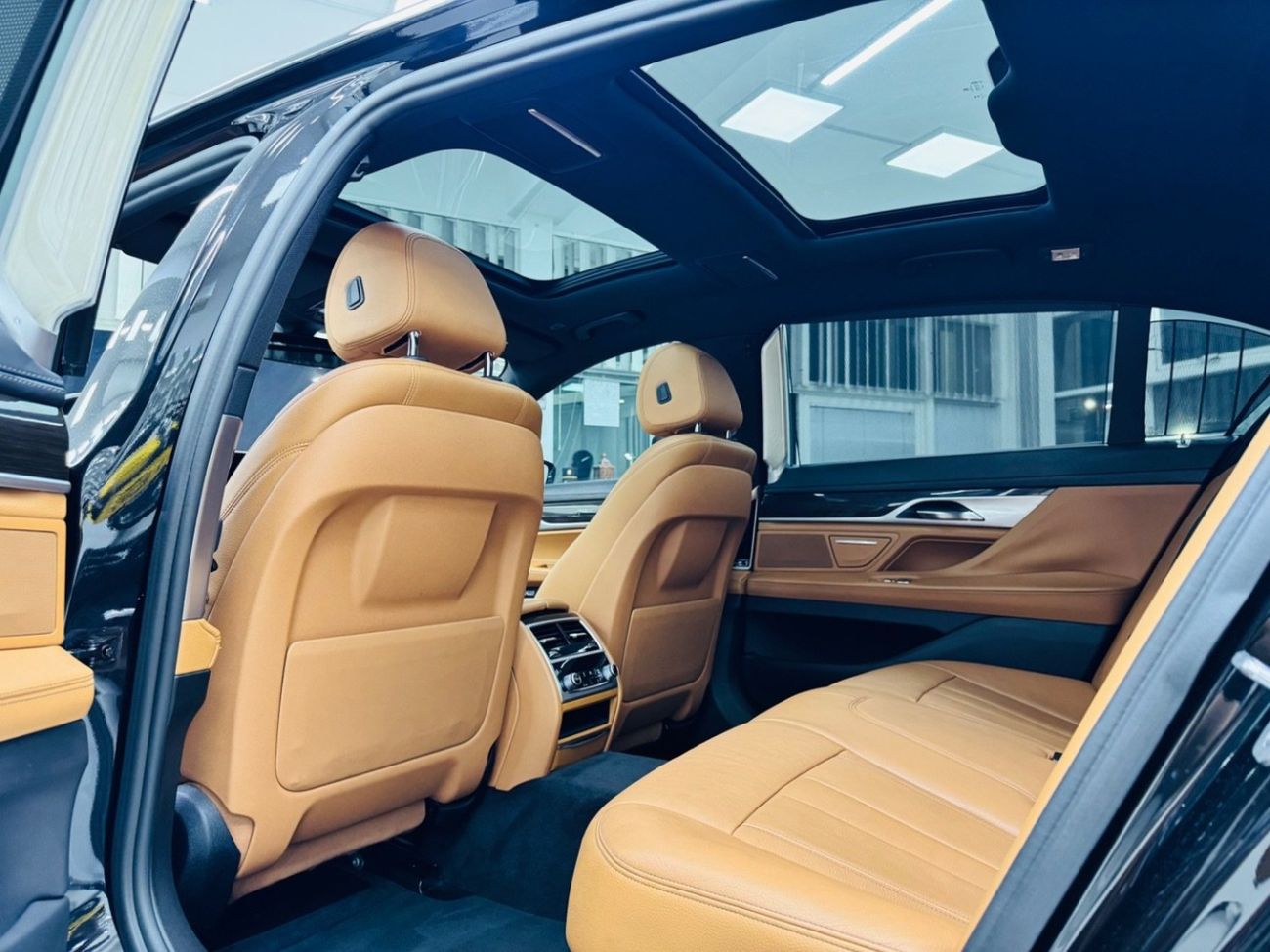 بي أم دبليو 730Li Exclusive 2.0L