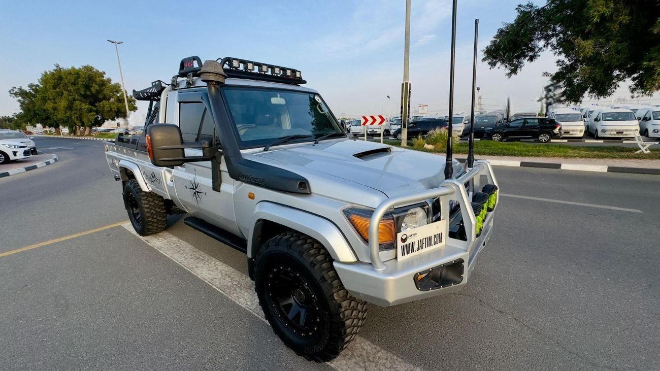 تويوتا لاند كروزر بيك آب AFTER MARKET MODIFIED | 4.5L DIESEL ENGINE | SINGLE CABIN | RHD