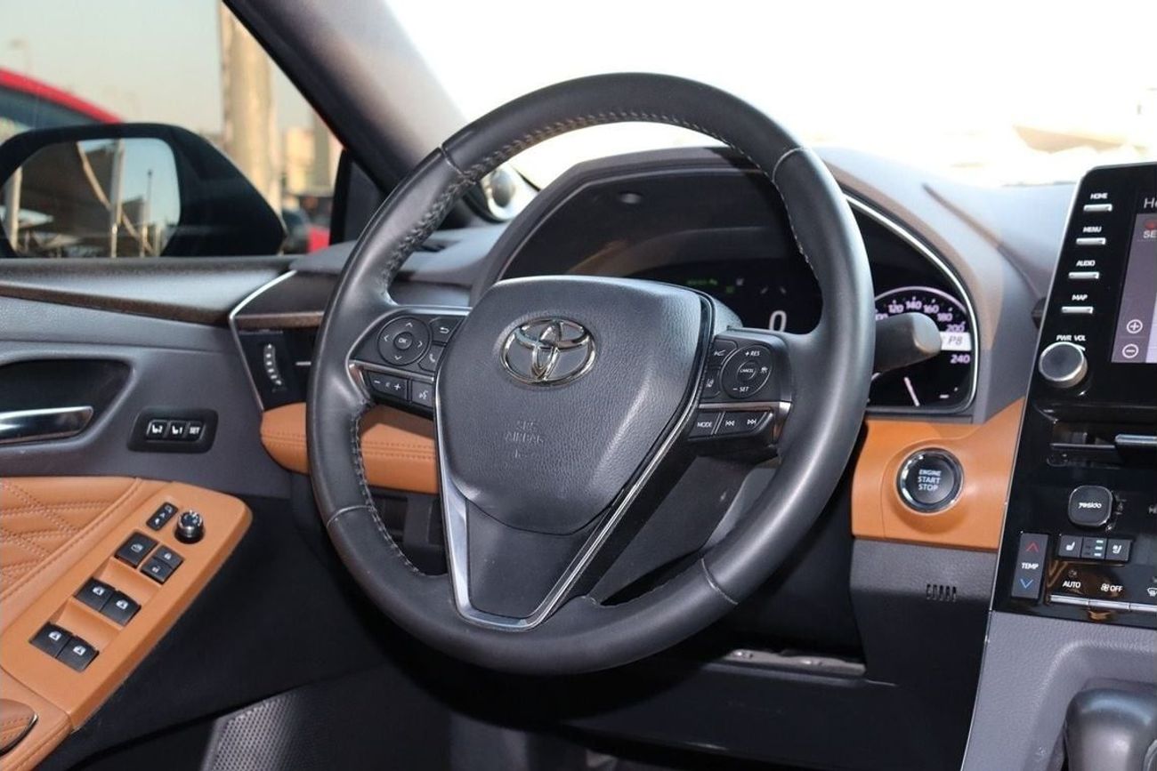 Toyota Avalon Limited 3.5L Toyota Avalon V6 / GCC / First Owner / Full / Under Warranty