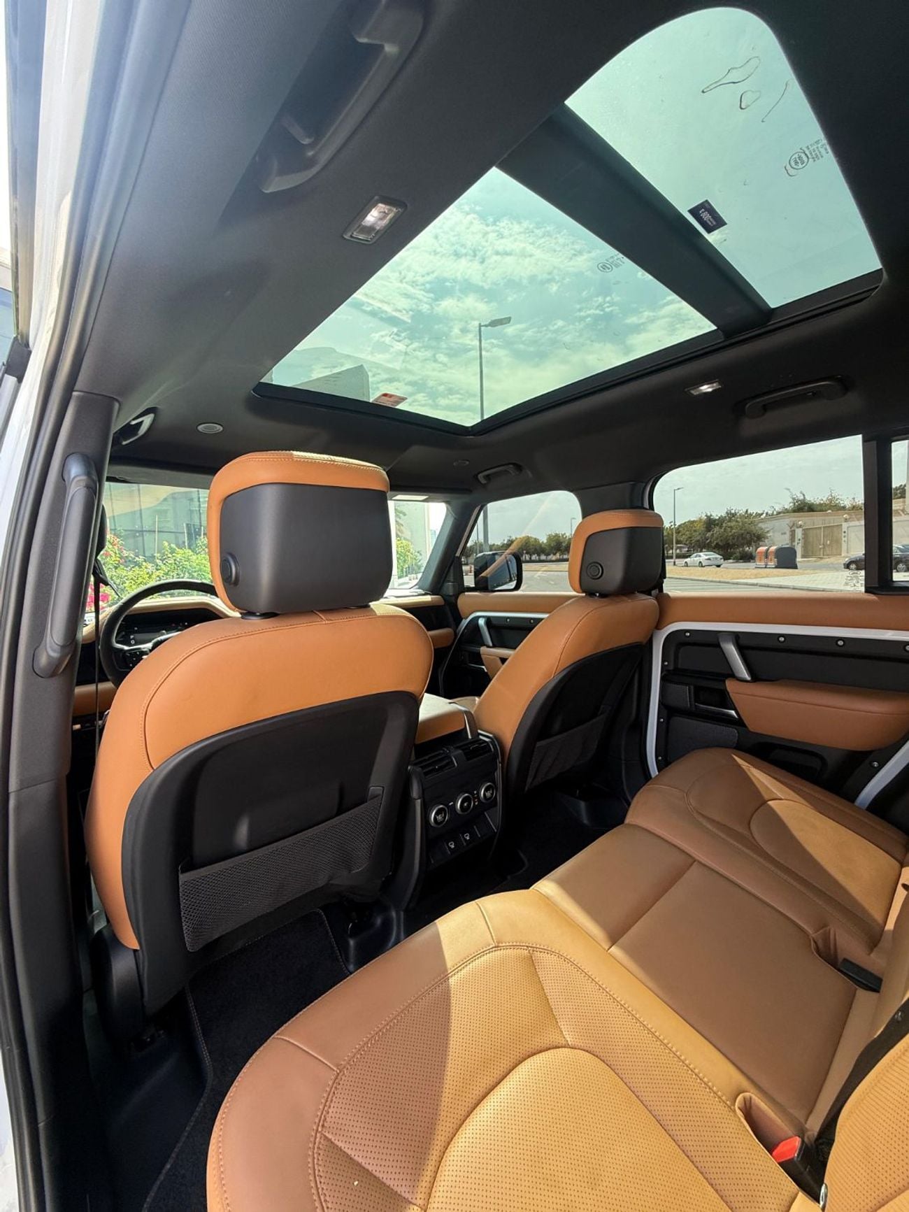 لاند روفر ديفندر 110 X P525 5.0L