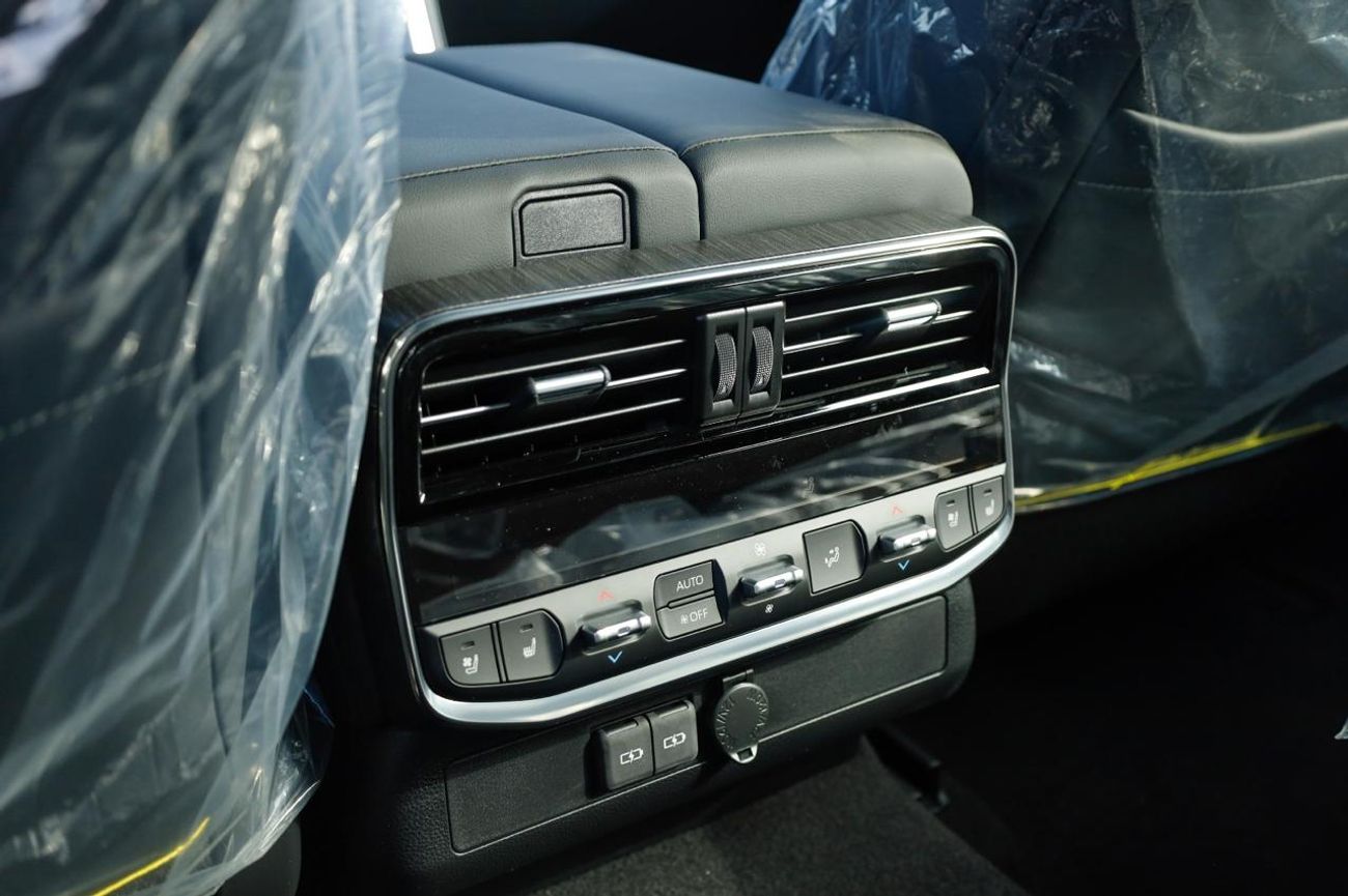 تويوتا لاند كروزر TOYOTA LANDCRUISER 300 3.3L DIESEL ZX 7 AUTO