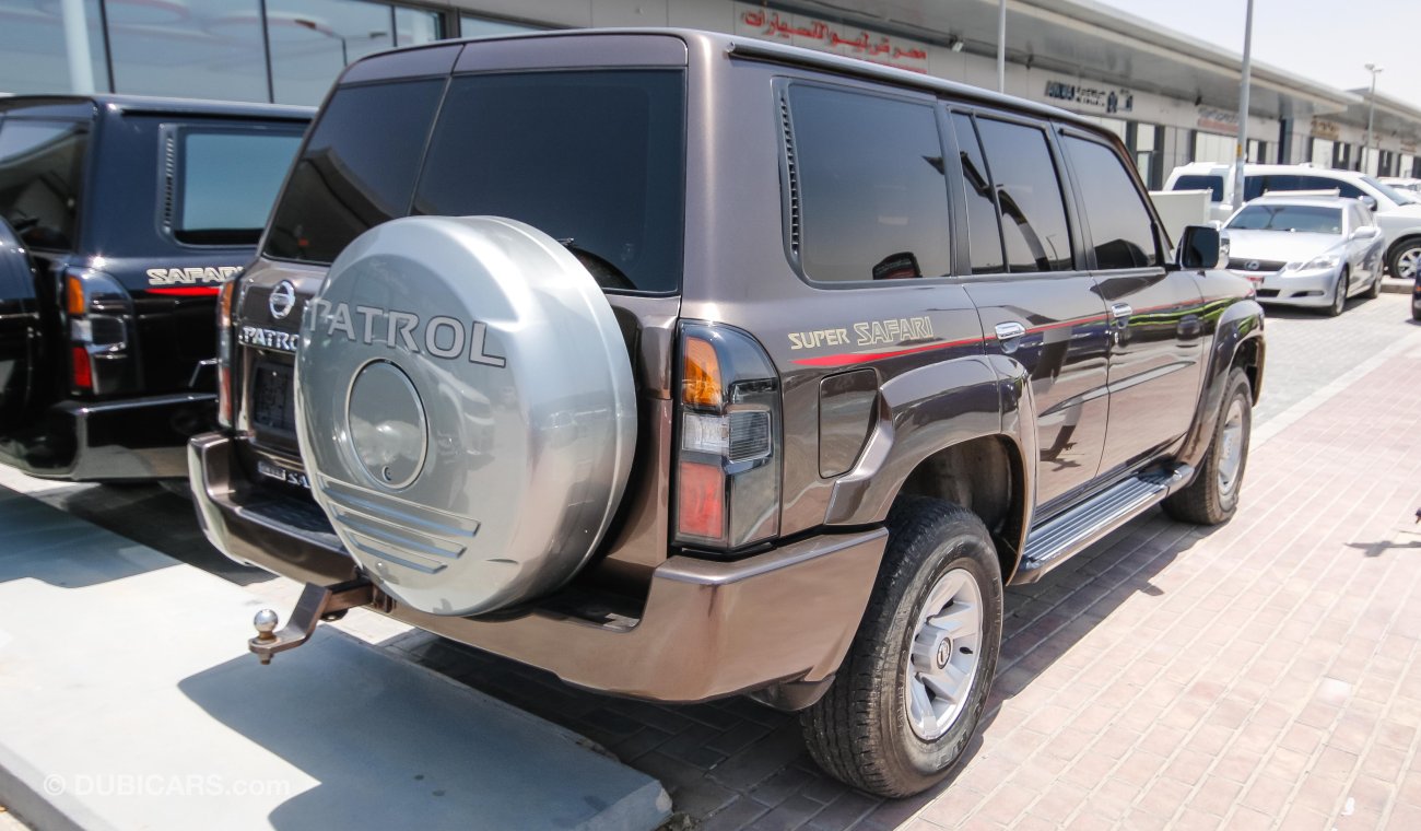 Nissan Patrol Super Safari