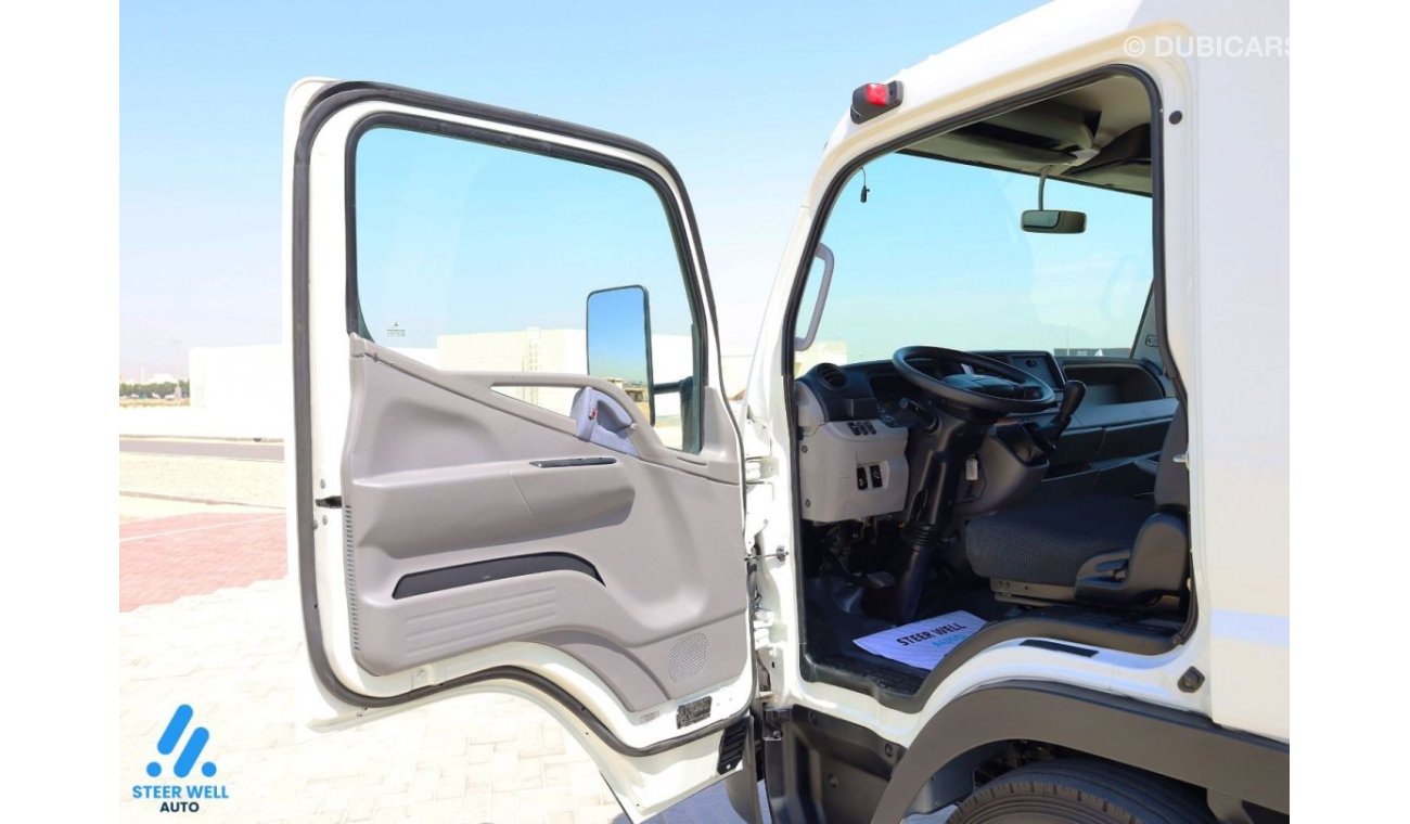 ميتسوبيشي كانتر Fuso Chiller Dry Box 4.2L RWD Diesel MT - Low Mileage - Ready to Drive - GCC