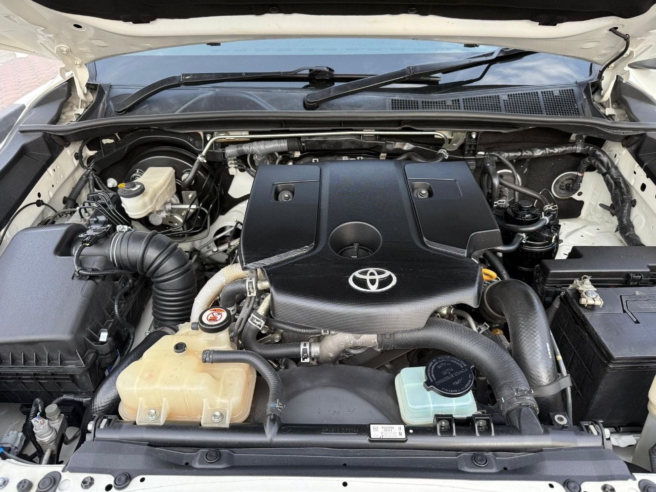 Toyota Hilux SR5 shape