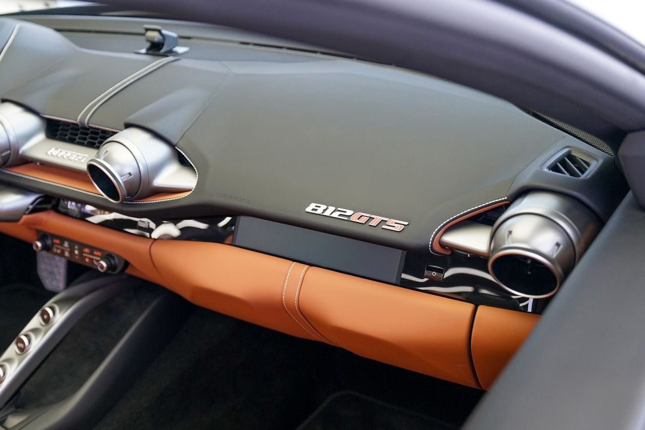 فيراري 812 GTS