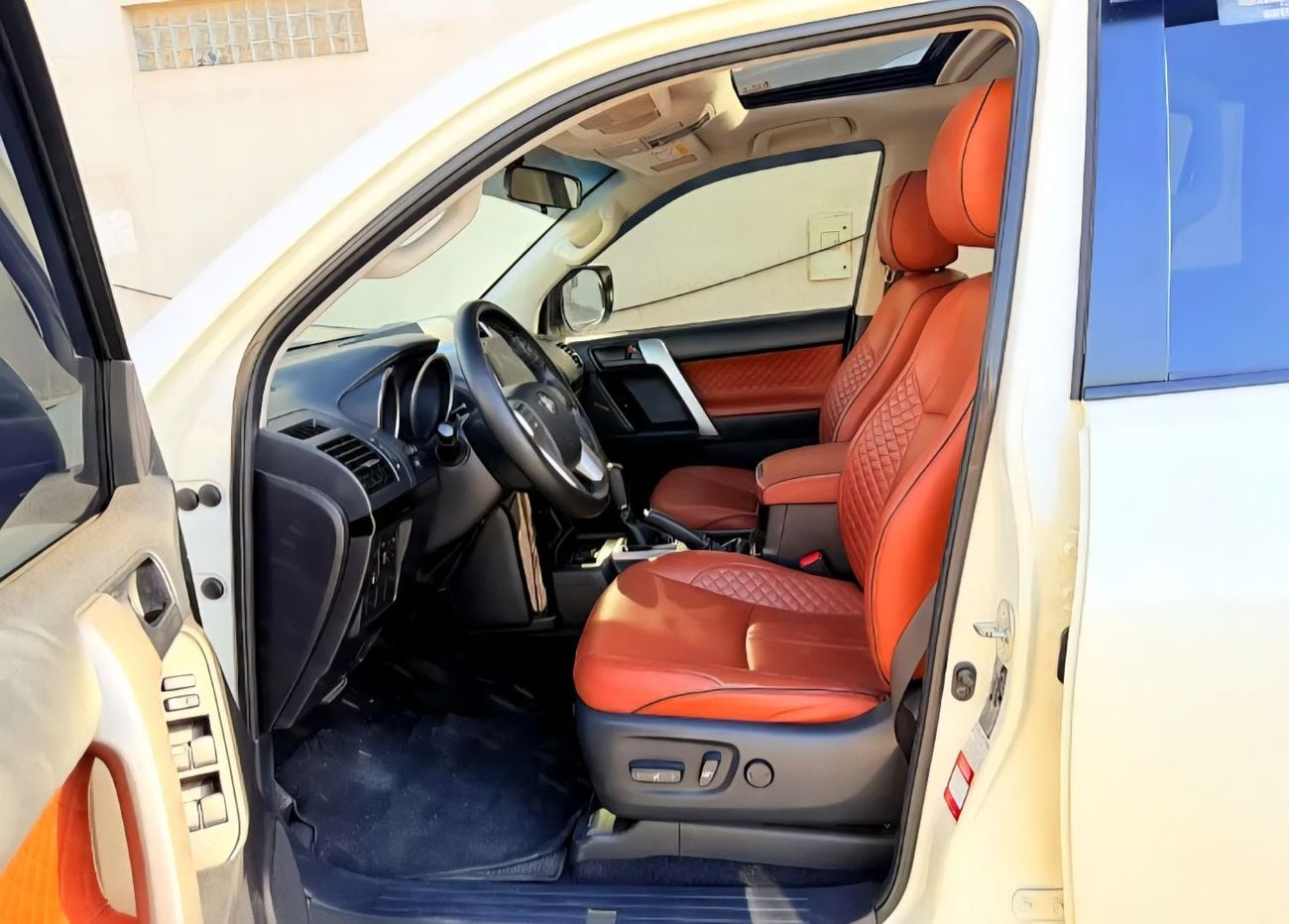 تويوتا برادو LHD VXR (Top of the Option) 2.7 V4 2TR Petrol engine Automatic Gear 4WD 7 Seats 5 Doors