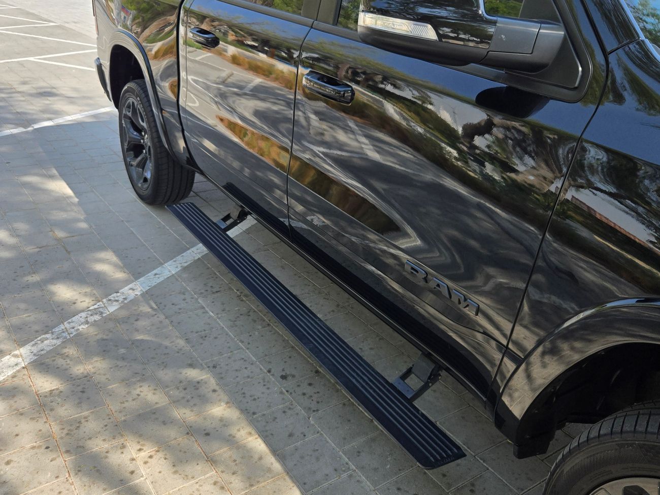 RAM 1500 Limited Night Edition