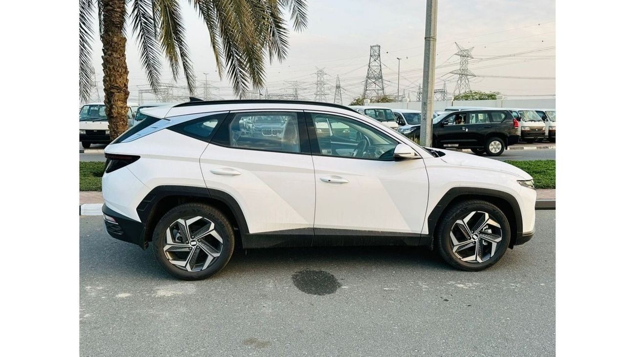 Hyundai Tucson Hyundai Tucson 1.6-TURBO WITH PANORAMIC ROOF, FOR EXPORT COLOR WHITE MODEL 2024 AUTOMATIC TRANSMISSI
