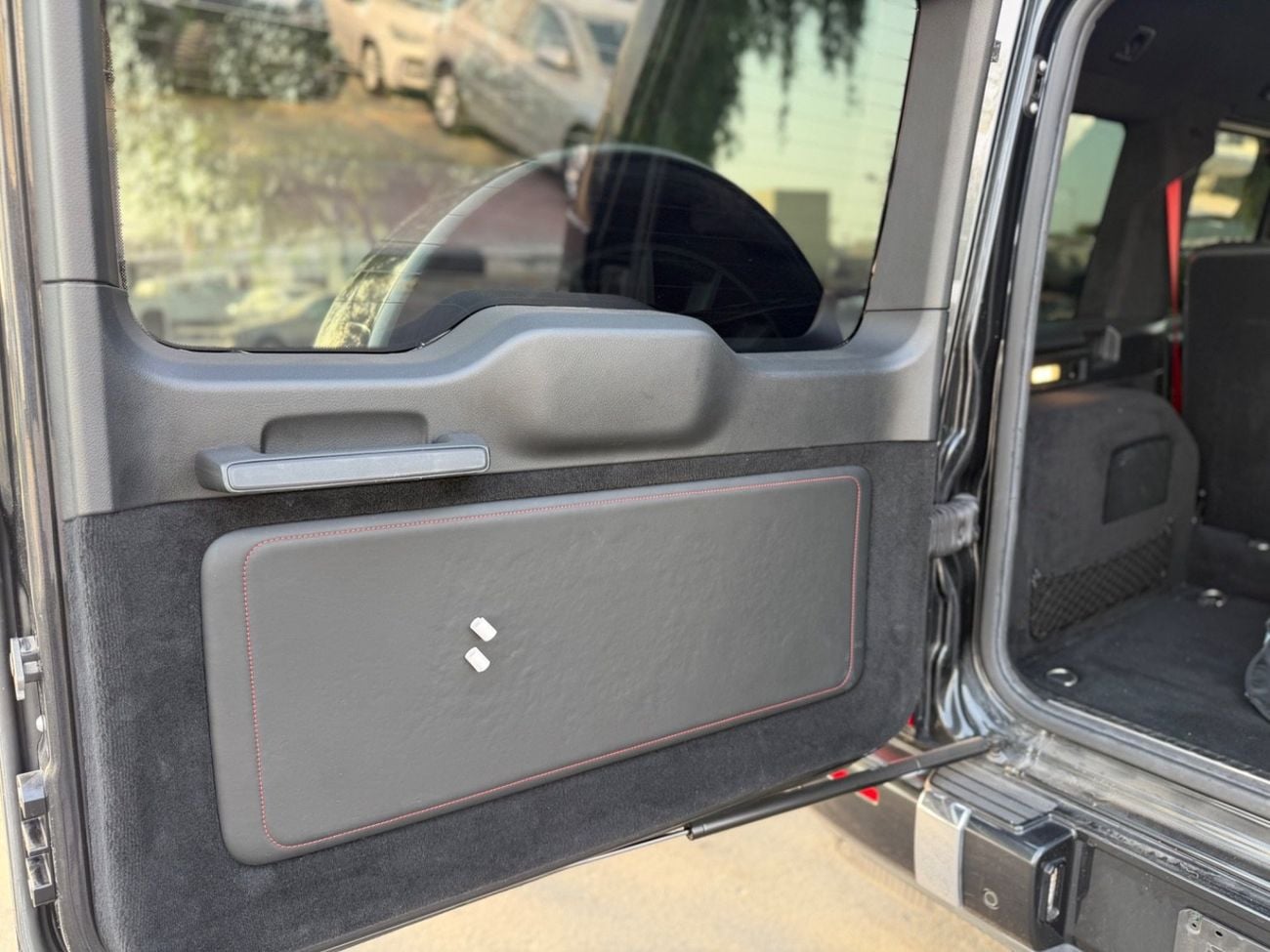 Mercedes Benz G550