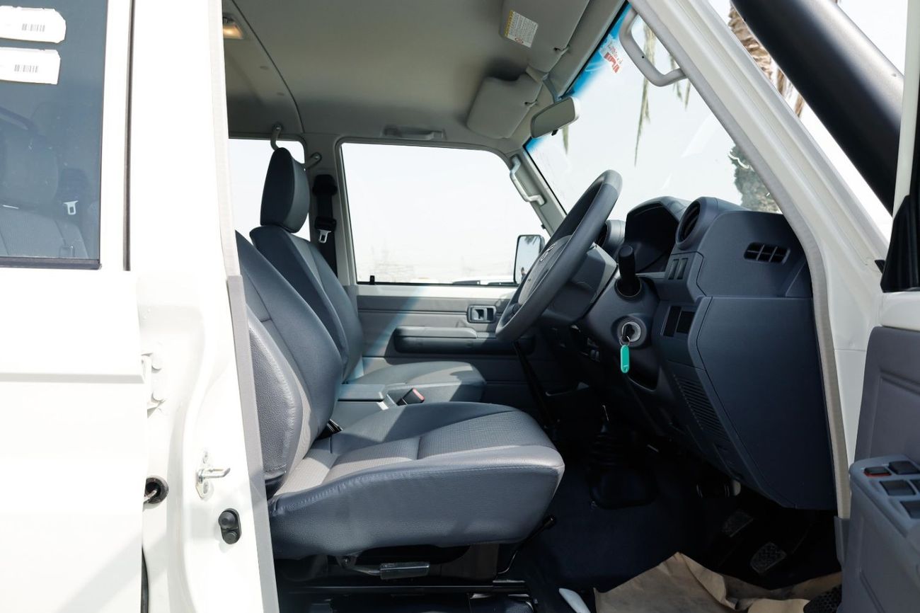 تويوتا لاند كروزر بيك آب TOYOTA LANDCRUISER 79 4.2L DIESEL 4WD DC STD MANUAL