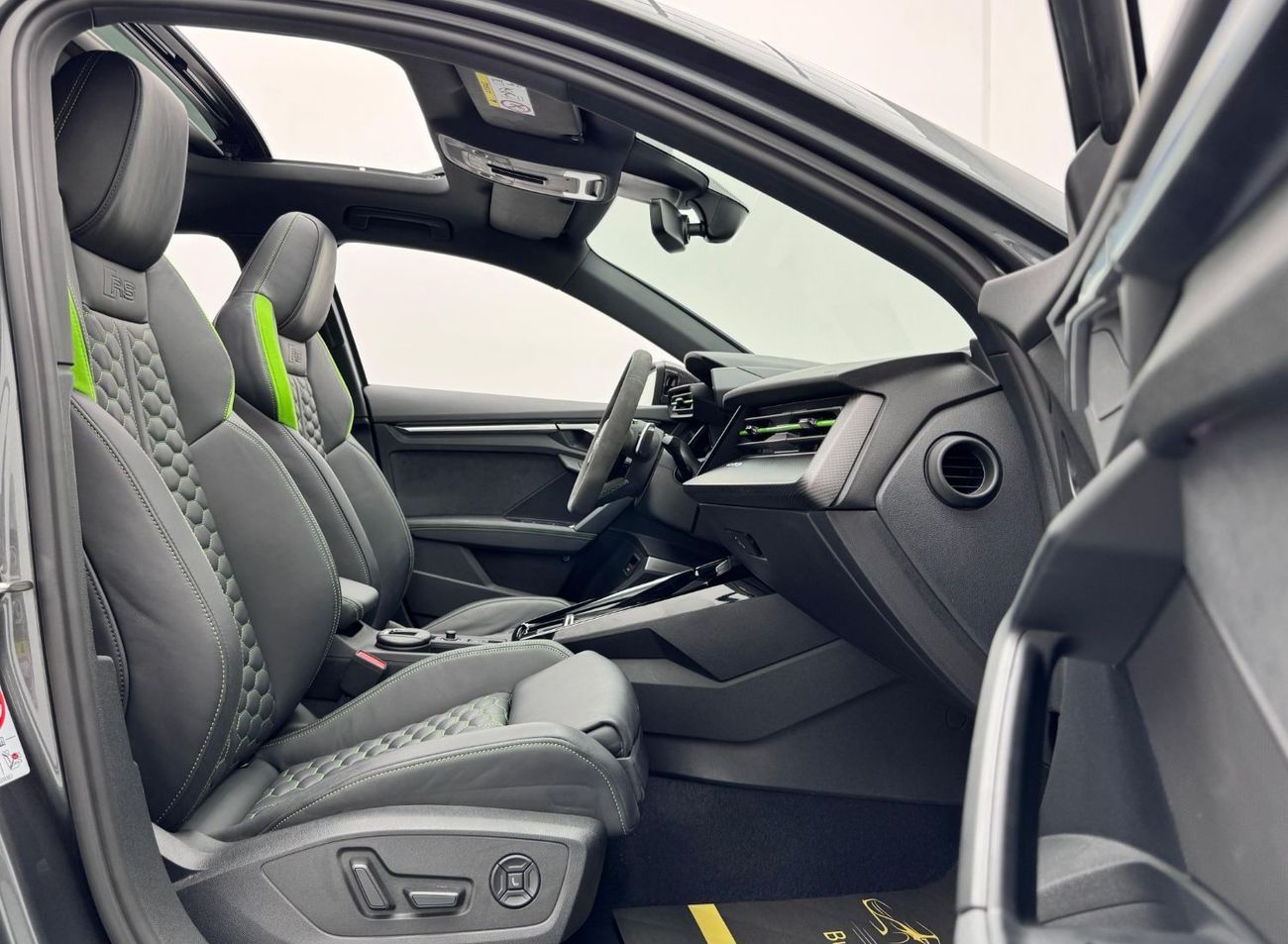 أودي RS3 TFSI quattro 2.5L Sportback 2022 Audi RS3 Quattro Hatchback, Full Audi Service History, Warranty, Ex