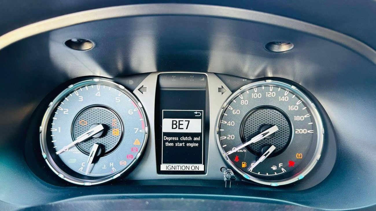 Toyota Hilux SR5 DC 2.7L Petrol 5MT 2025YM Full Option