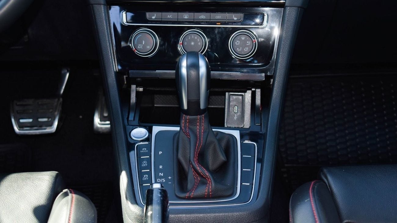 فولكس واجن جولف GTI 2.0L Turbo 2021