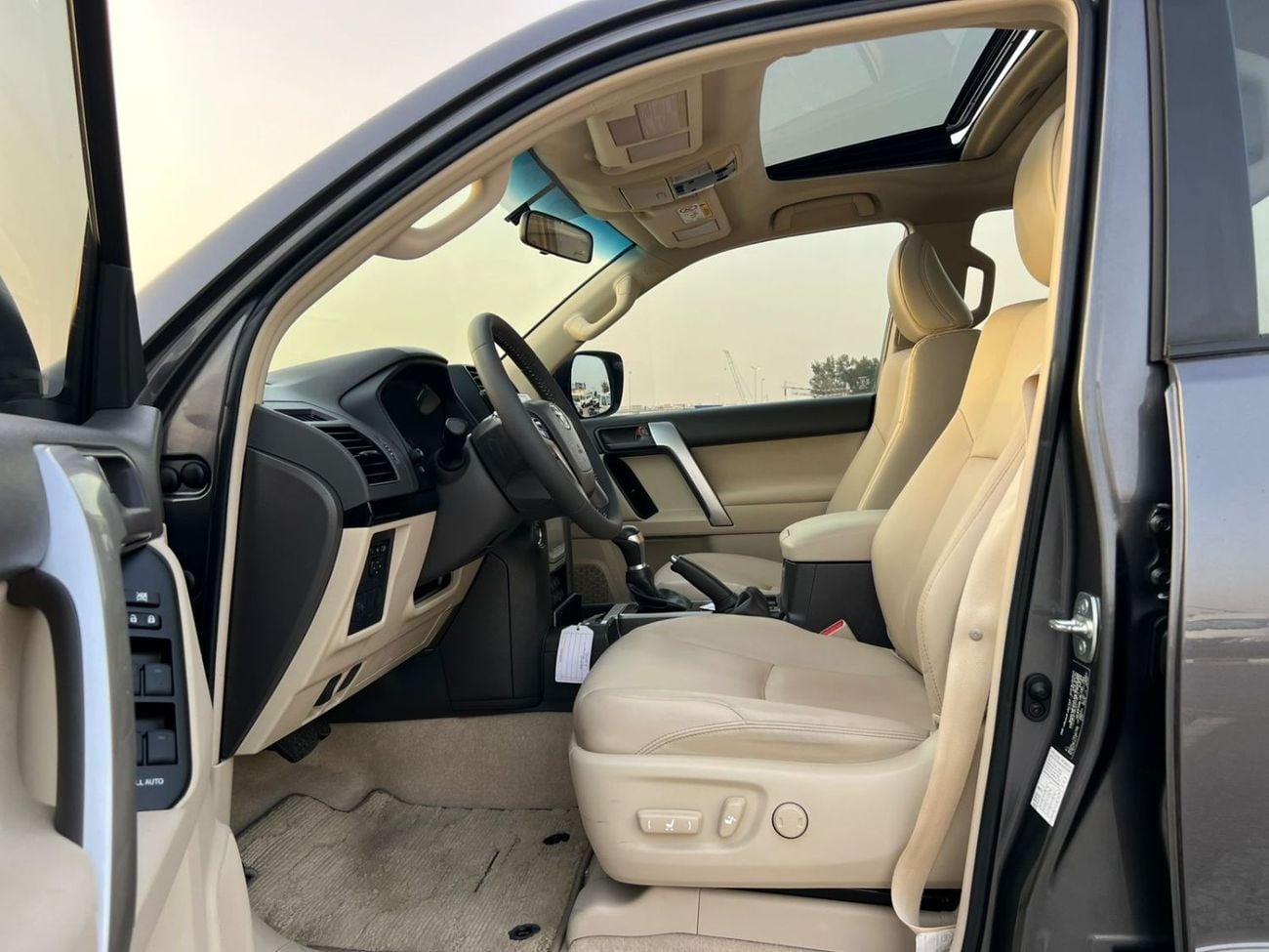 Toyota Prado TX-L 2022 Toyota Prado Full Option 4.0L V6 - AWD 4x4 GCC- Electric Seat - Rear CAM & Sensors - Cool B