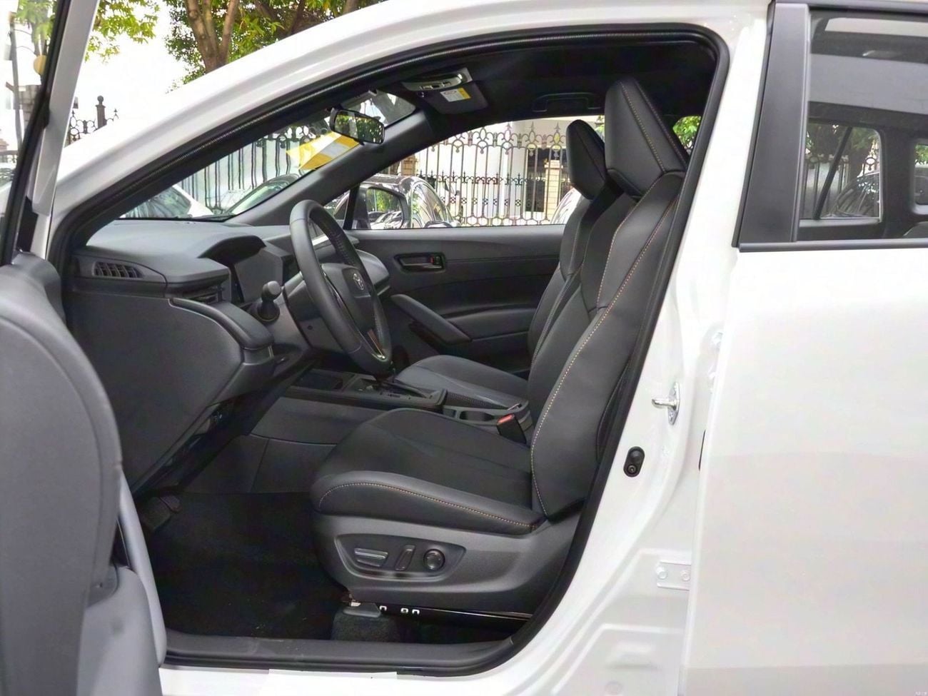 Toyota Frontlander TOYOTA FRONTLANDER 2.0L LUXURY BLACK ROOF POWER TAILGATE MODEL 2025