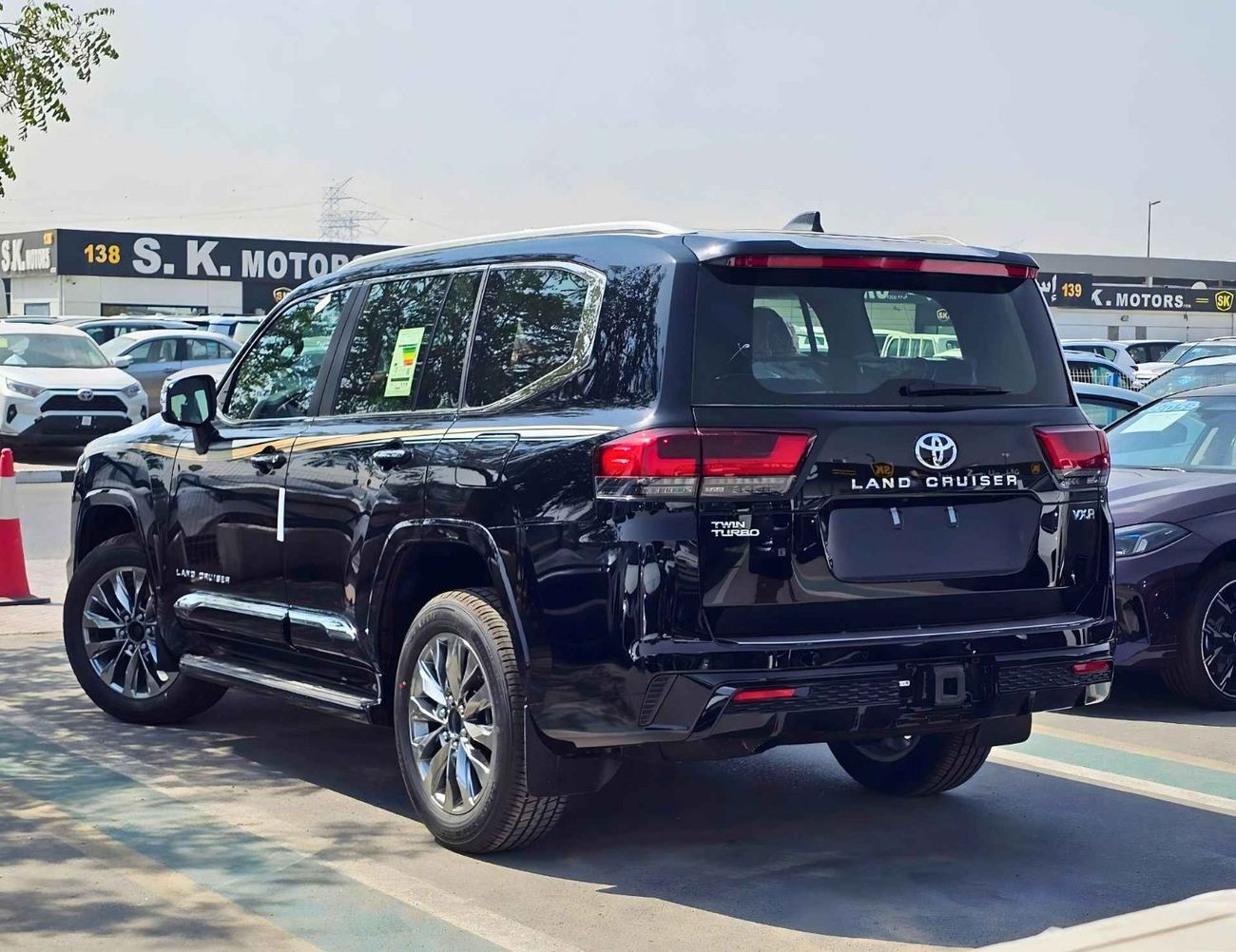 تويوتا لاند كروزر VXR-Z TWIN TURBO / 3.5L PETROL V6 4WD / RADAR / 12.3" DVD+JBL / HEADUP DISPLAY (CODE#LCVXRZOM)