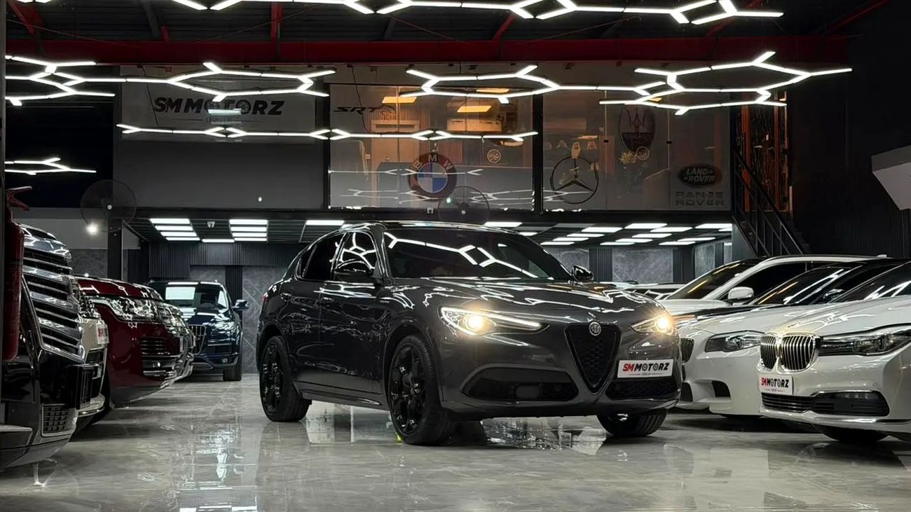 Alfa Romeo Stelvio Veloce Full Agency Service History + 1 Owner + Original Paint
