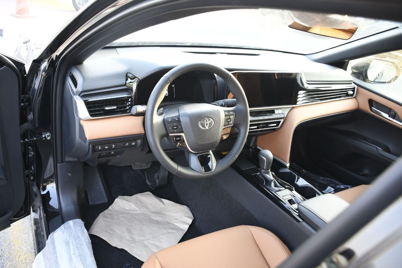 تويوتا كامري 2.5L V4 GLE Petrol ! Rader ! BSM ! Panoramic