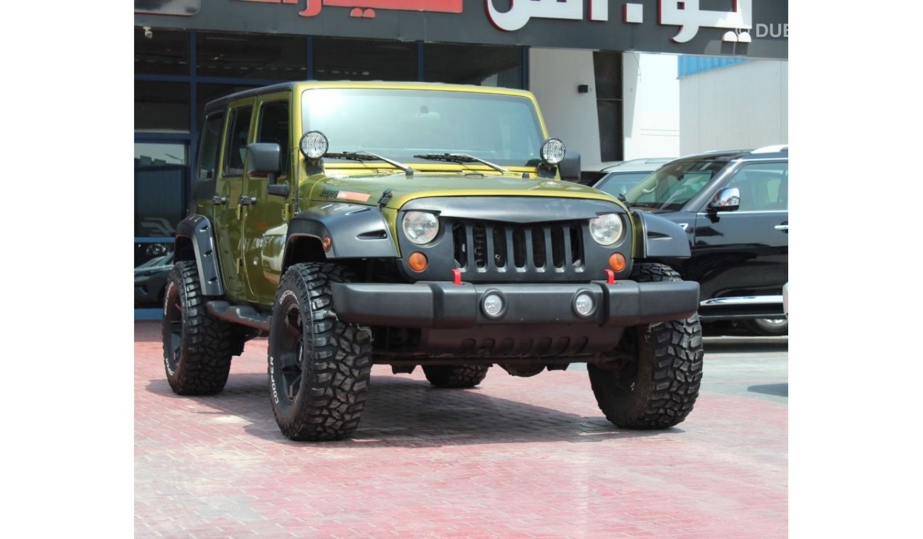 Jeep Wrangler JEEPERS EDITION SAHARA UNLIMITED 2008 GCC IN MINT CONDITION