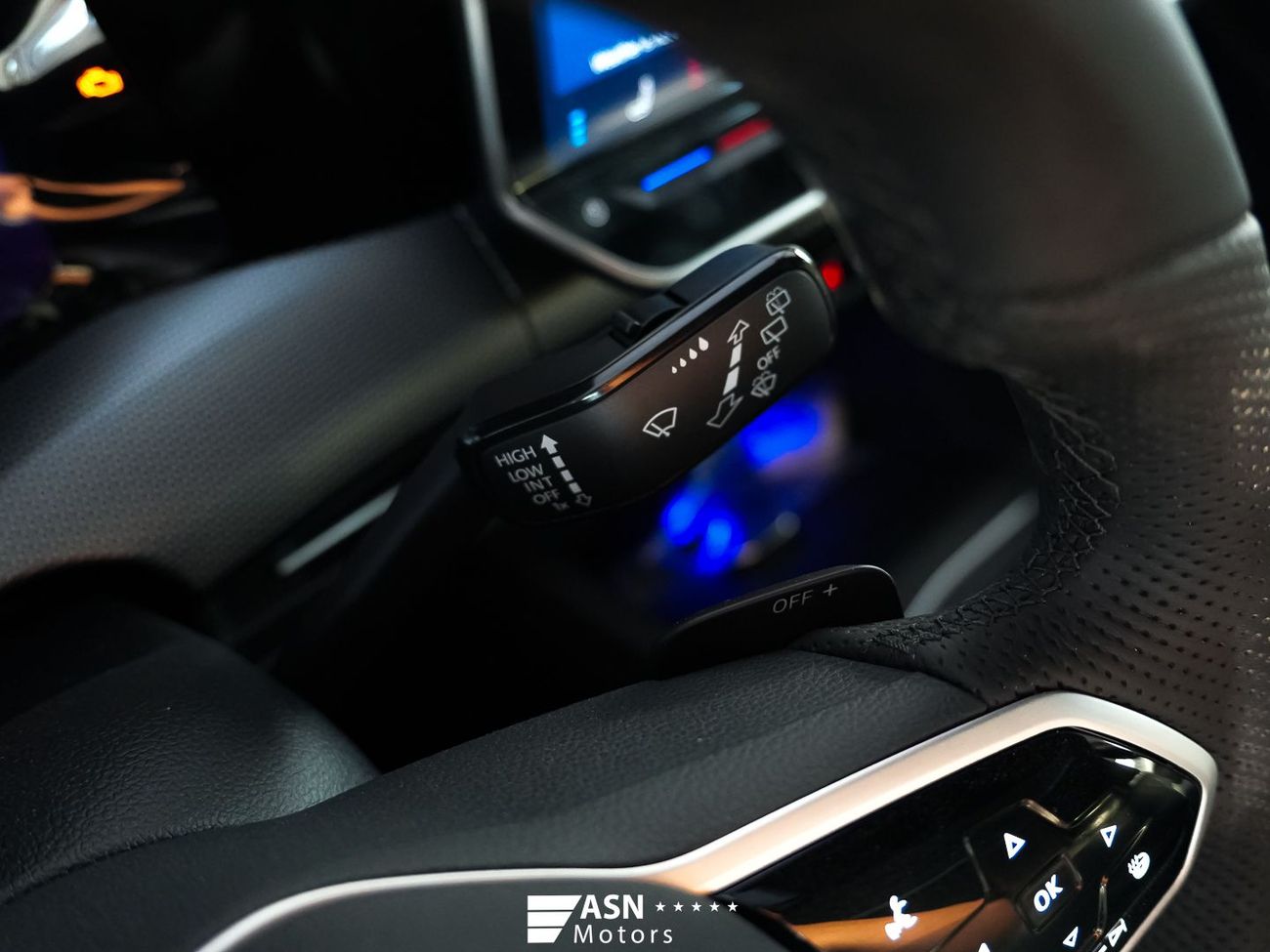 Volkswagen Golf R-Line Black Package Full Edition 2025 (Export Price)