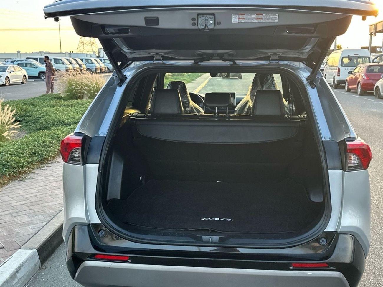 Toyota RAV4 XSE Rav4 Hybrid 4x4