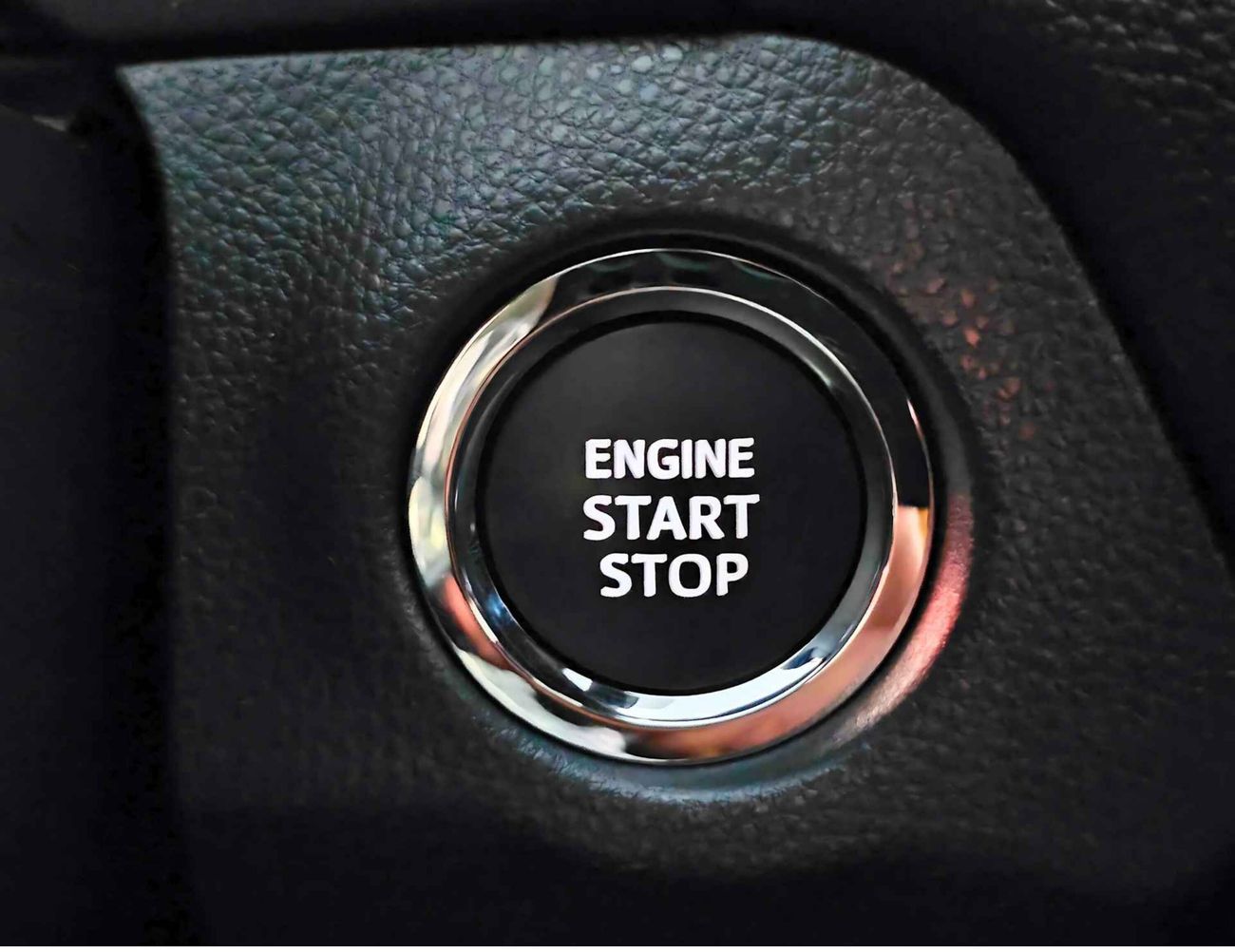 تويوتا راف ٤ STYLE PLUS /  2.0L Petrol / Driver Power Seat With Panoramic Roof / Chines Specs (CODE # 68056)