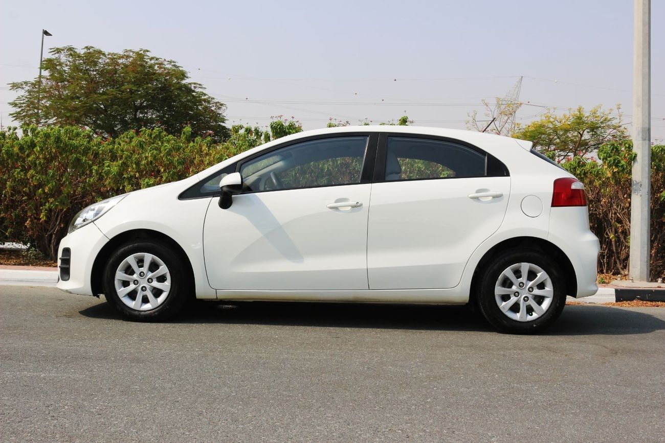 كيا ريو LX كيا ريوا 2017 خليجي فل اتوماتيك بحاله وكاله فقط 67000 ميلوا استعمال سيده