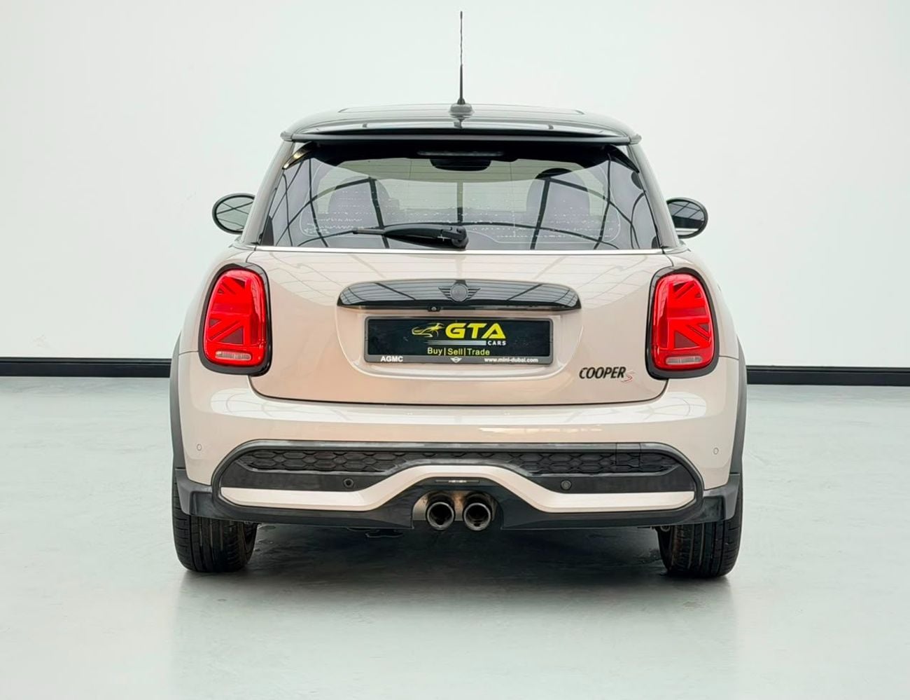 Mini Cooper S STD 2024 Mini Cooper S, 03/2027 Mini Warranty + Service Contract, Full Mini Service History, GCC