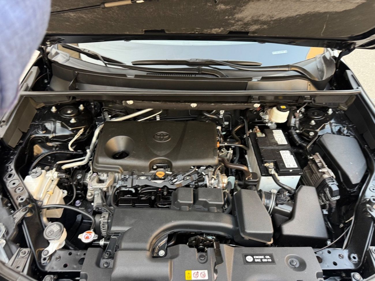 تويوتا راف ٤ 2.5L (4WD) LE 2023 2.5L (4WD) XLE KEYLESS AWD  CANADA SPEC