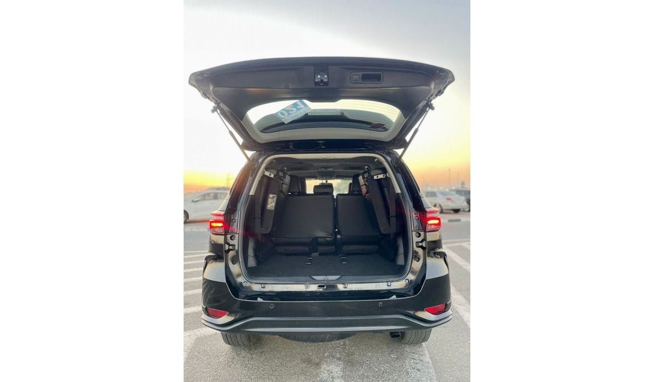 Toyota Fortuner 2016 Toyota Fortuner GX.R 4.0L V6 - AWD 4x4 - MidOption+ 7 Seater - 74,000 km