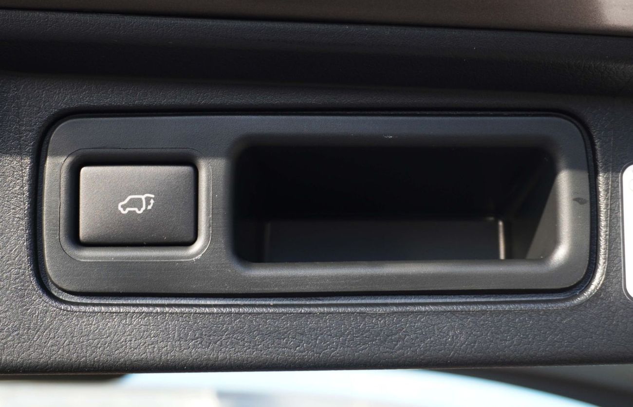 Toyota Fortuner SR5 , 4.0L , PETROL 2026