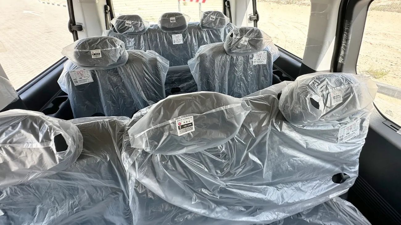 هيونداي ستاريا 3.5L 11 Seater Premier AT