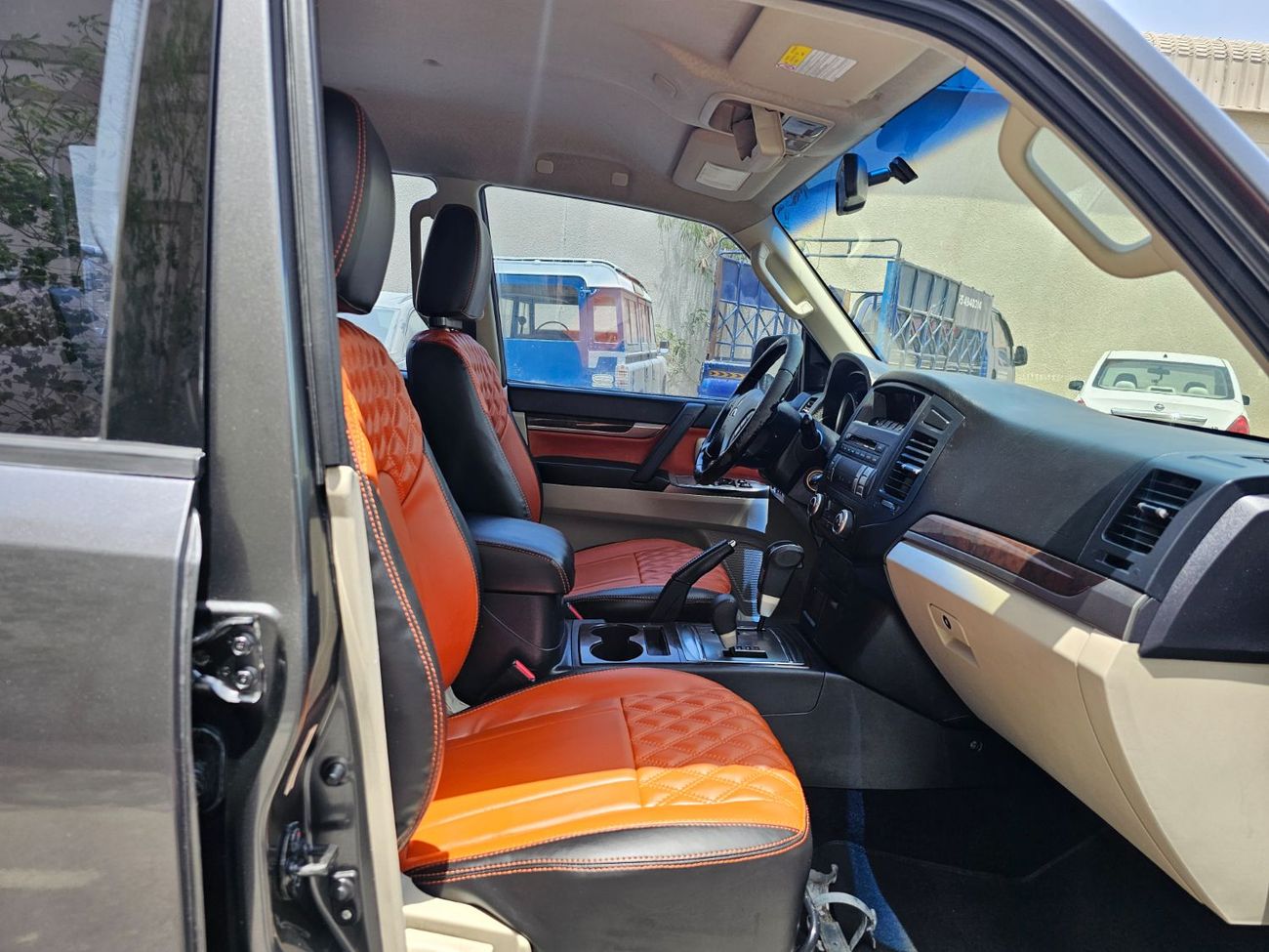 Mitsubishi Pajero GLS Base 3.5L (7 Seater)