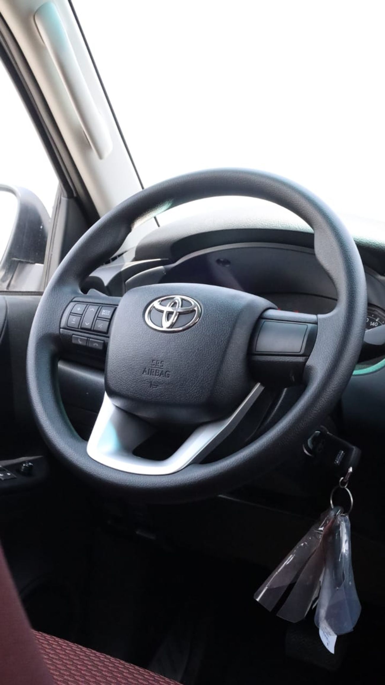 Toyota Hilux DLX 2.4L