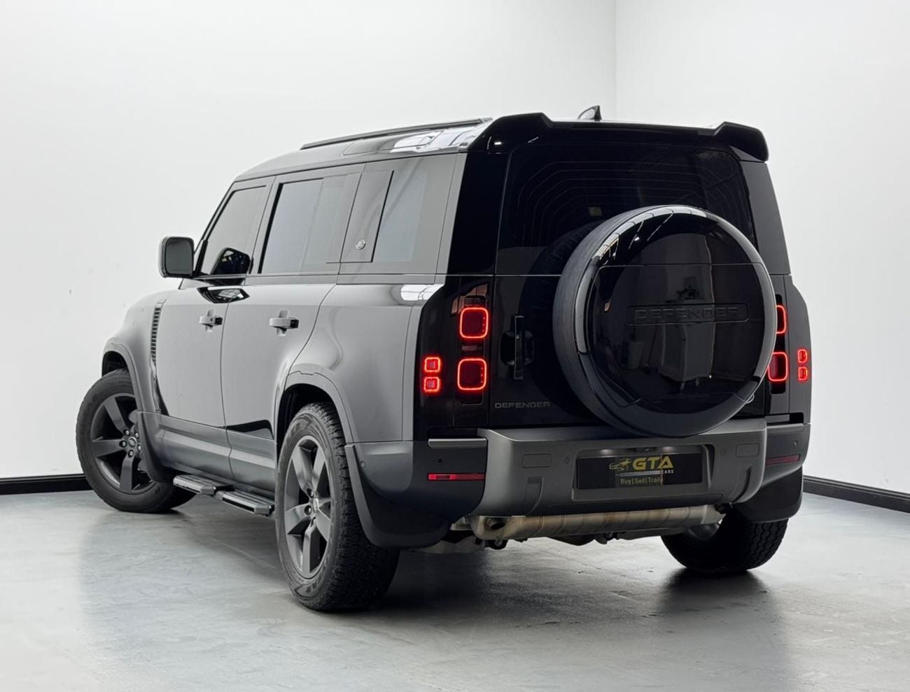 Land Rover Defender 110 2023 Land Rover Defender SE P300 110, Full Service History, Warranty, Excellent Condition, GCC