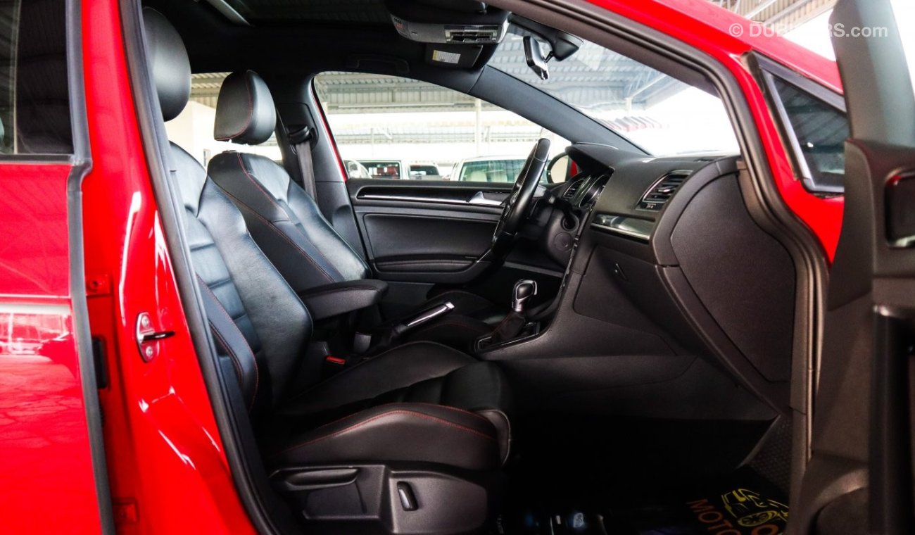 فولكس واجن جولف GTI Full option very clean car