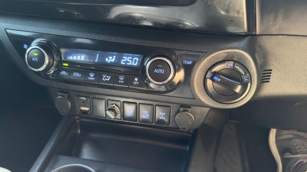 Toyota Hilux MODIFIED TO 2024 GR SPORTS | 2.8L DIESEL | PREMIUM SPORTS BAR | AFTER MARKET SIDE FENDERS | 2019