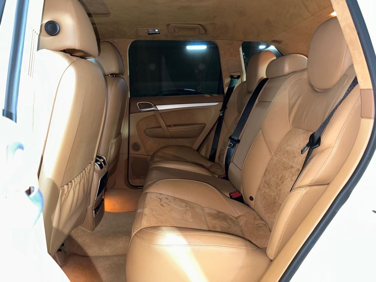 Porsche Cayenne PORSCHE CAYENNE GTS 2008 | SUNROOF | TWO KEYS | VERY LOW MILEAGE!