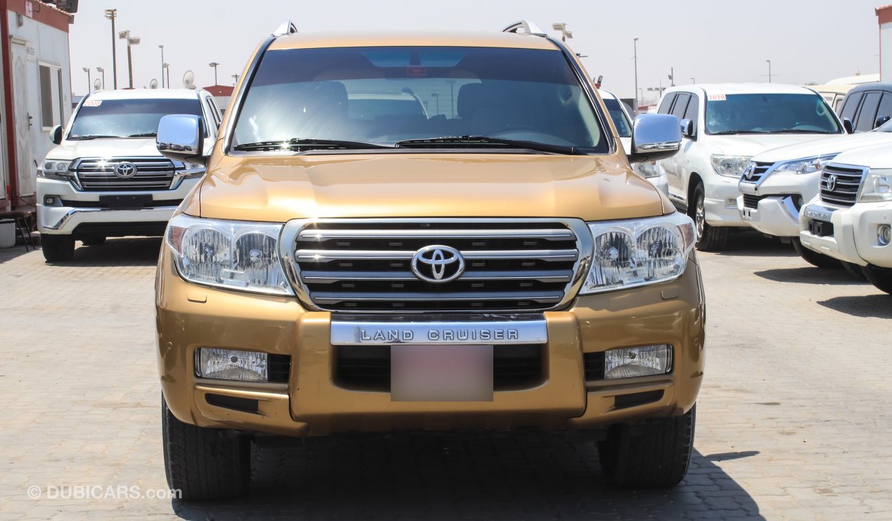 Toyota Land Cruiser GXR V8