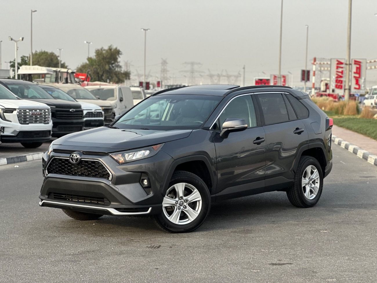 تويوتا راف ٤ XLE Sunroof,push start Full Option