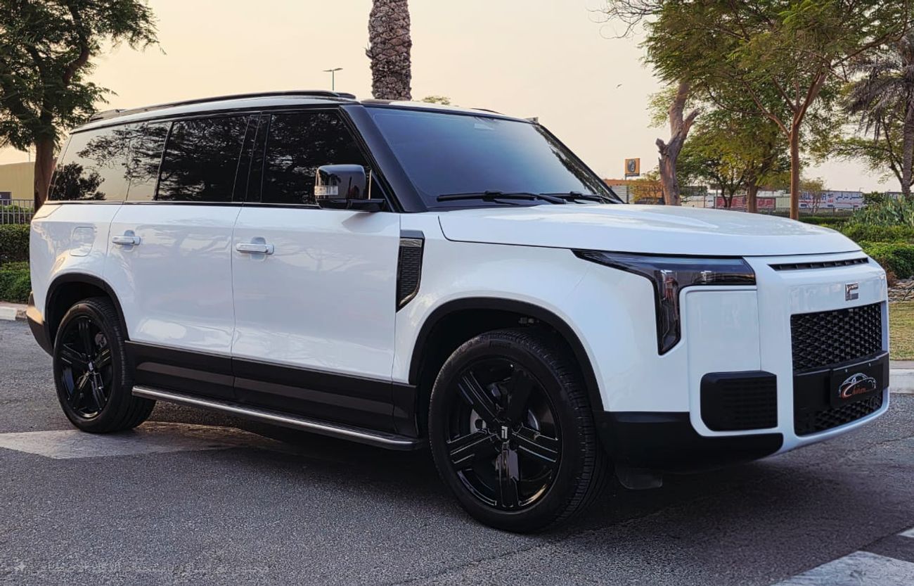 ROX 01 ROX 01 VIP GCC UNDER WARRANTY WITH SERVICE CONTRACT 1.5T 1500CC 18000 KELOMETER 6 SEATS HYBRID