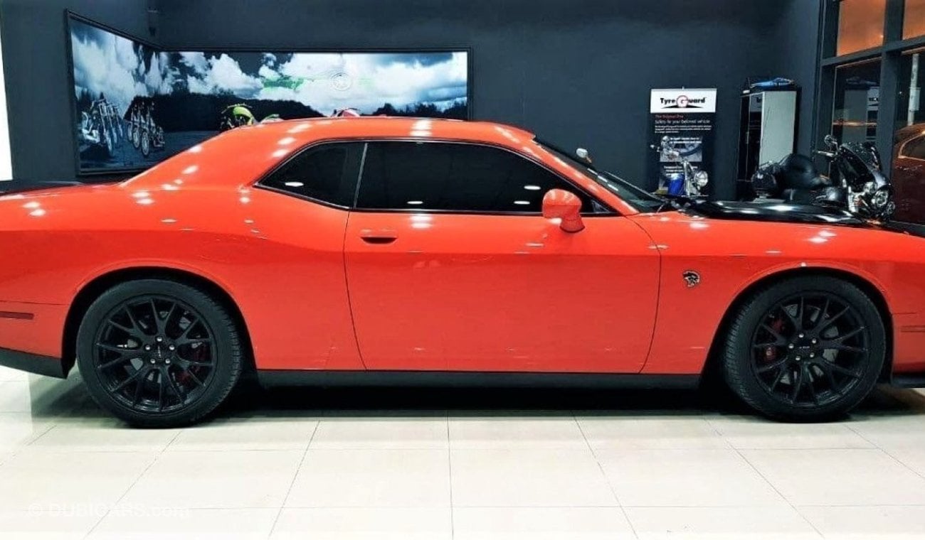 دودج تشالينجر SPECIAL OFFER CHALLENGER HELLCAT 707 HP 2016 WITH A LOW MILEAGE 49K KM GCC FULL SERVICE HISTORY