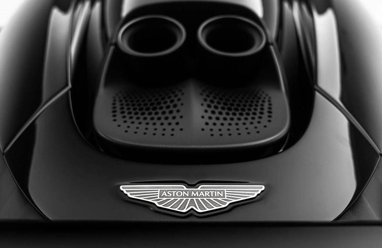 Aston Martin Valhalla 4.0L V8 Twin-Turbo Engine + eMotors