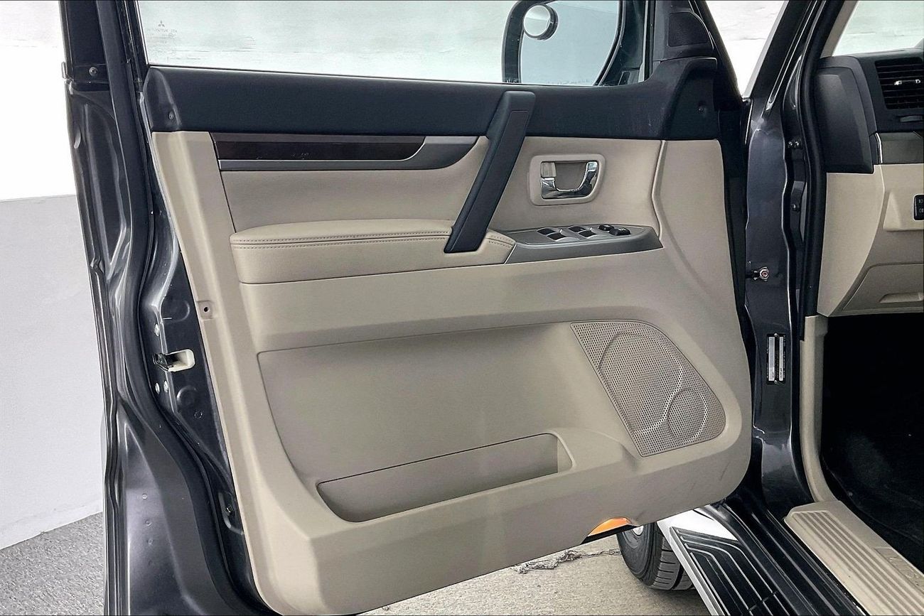 Mitsubishi Pajero GLS Highline | Carnival Sale • UP TO AED 20,000 OFF | Guaranteed Warranty | 0 Down Payment