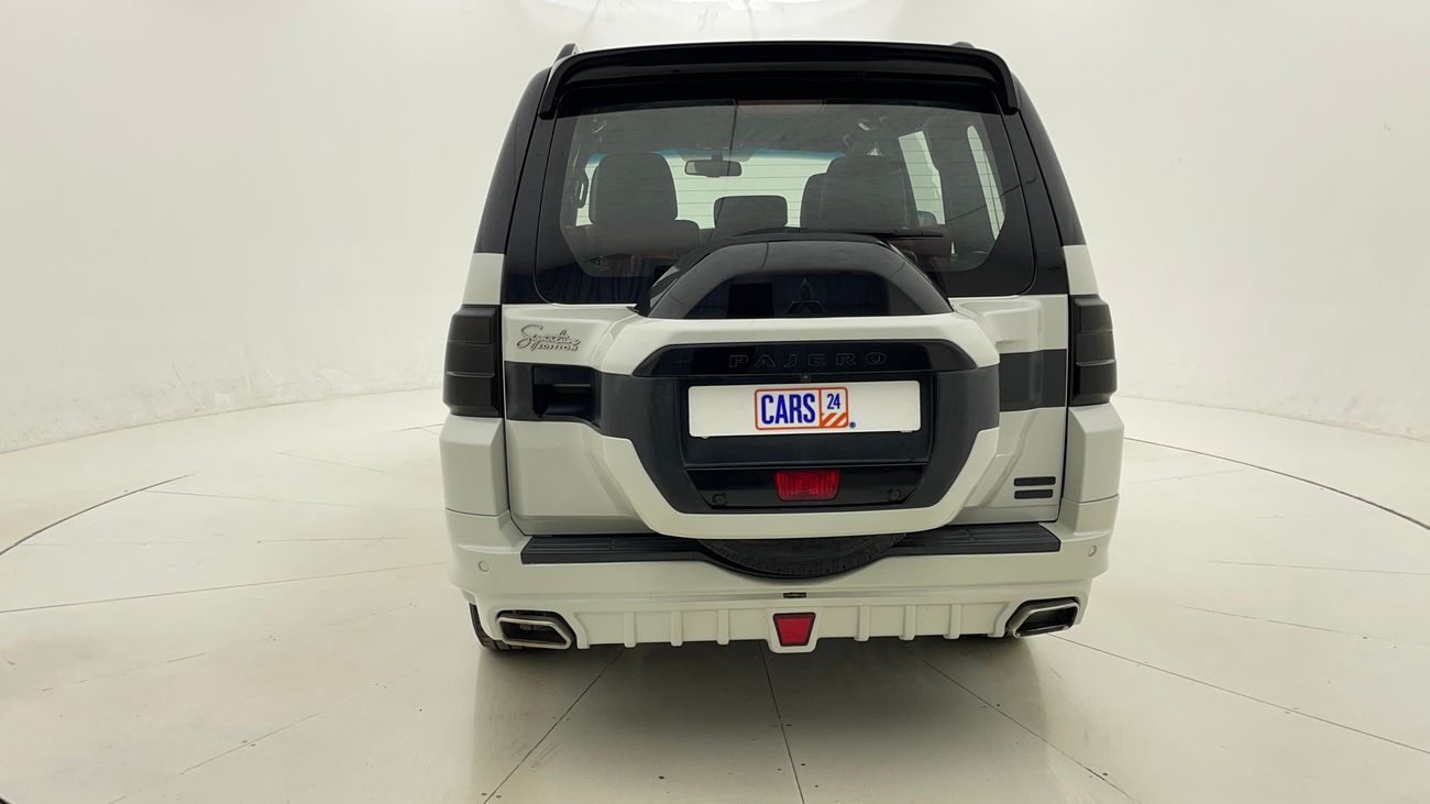 ميتسوبيشي باجيرو GLS HIGHLINE SIGNATURE EDITION 3.8 | بدون دفعة مقدمة | اختبار القيادة في المنزل