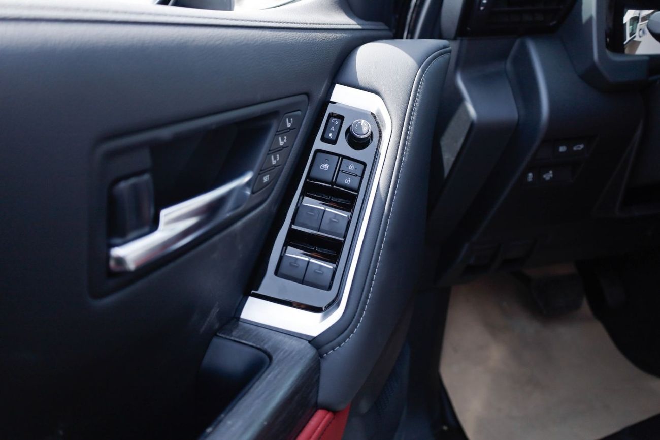 تويوتا لاند كروزر TOYOTA LAND CRUISER 300 3.3L DIESEL VXR AUTO