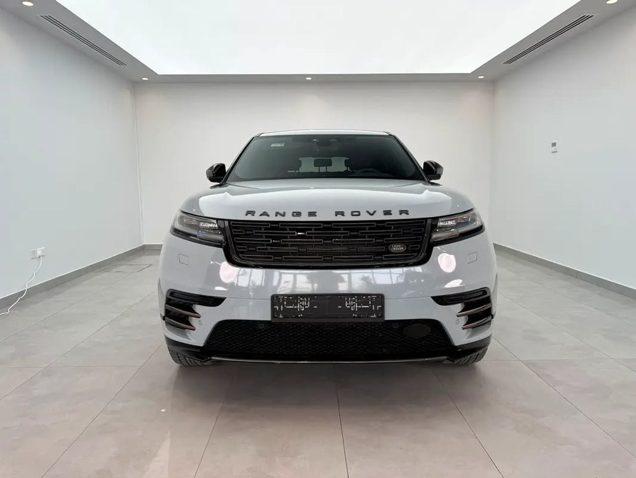 لاند روفر رينج روفر فيلار P250 SE 2.0L European Specs - Brand
