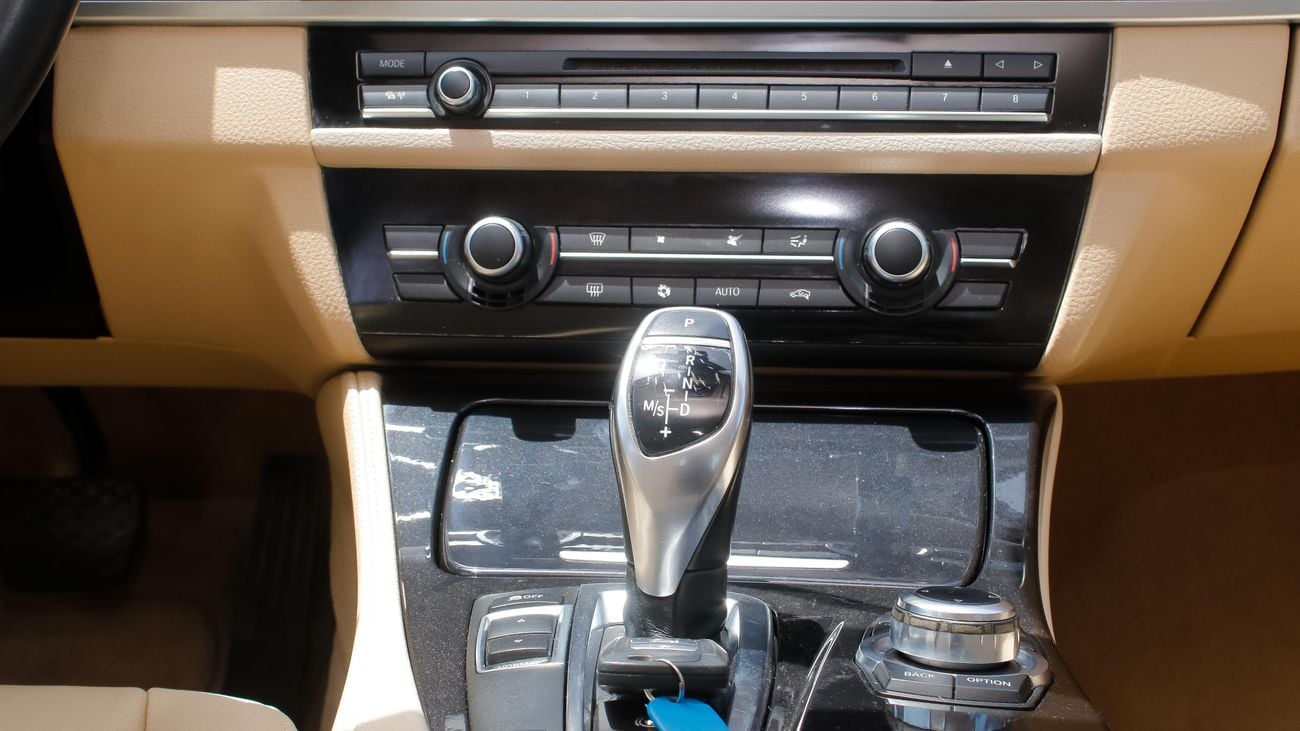 بي أم دبليو 523i bmw 523 i  Gcc specs, free accident full option